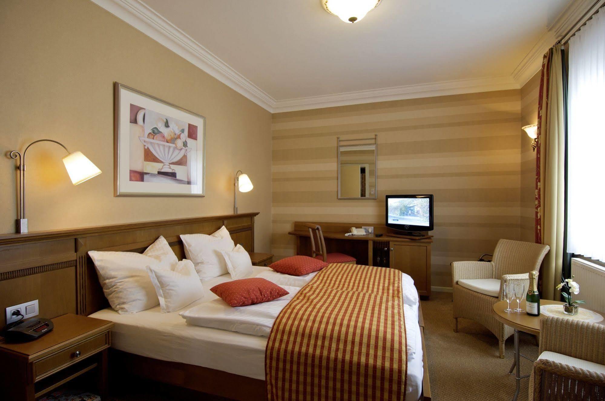 Relax-Hotel Pip-Margraff St. Vith ภายนอก รูปภาพ